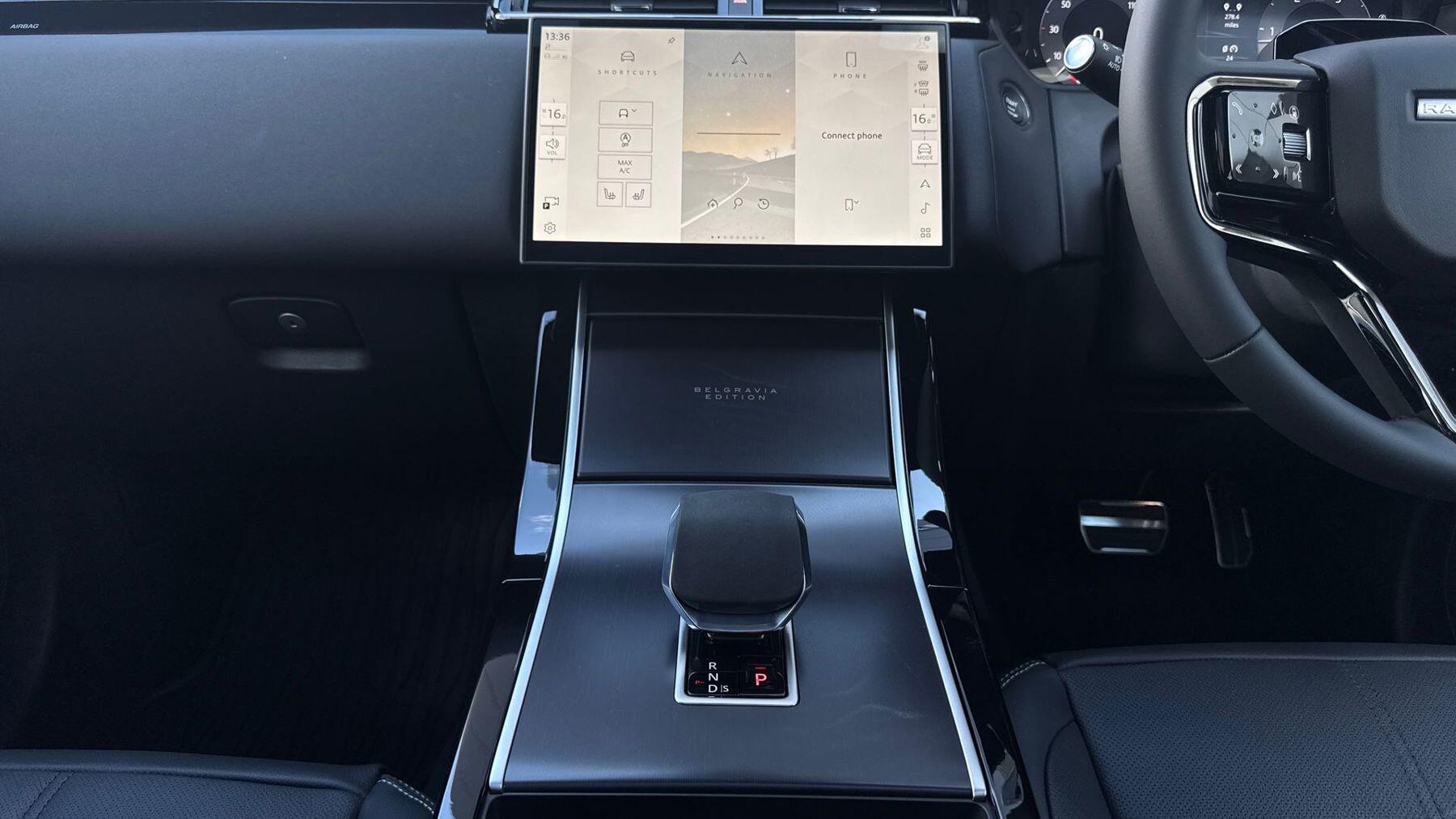 Land Rover Range Rover Velar view 14