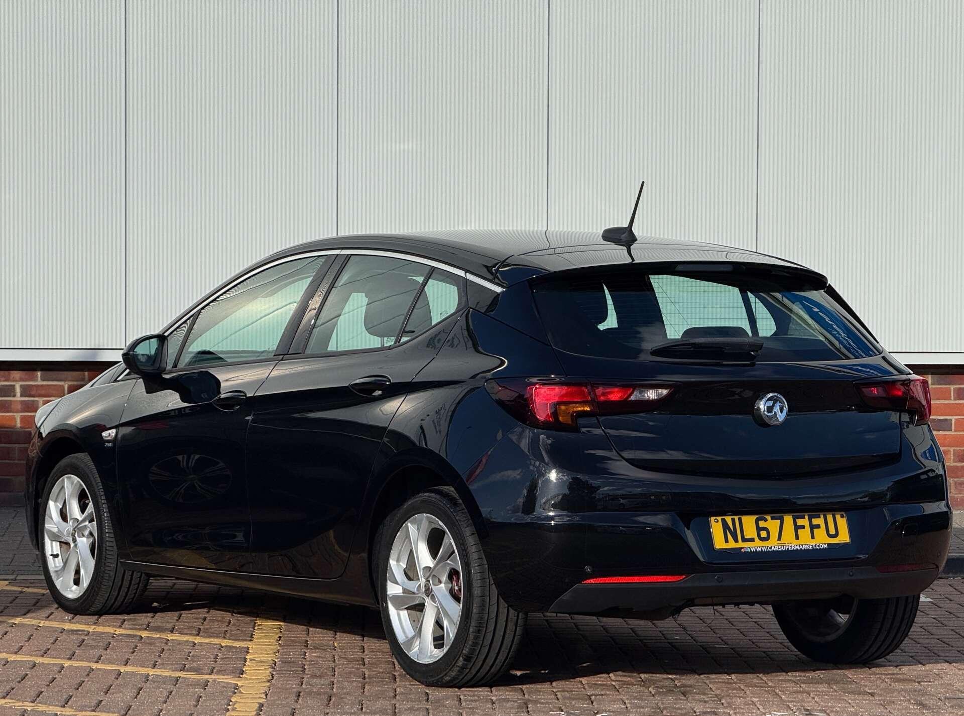 Vauxhall Astra view 4