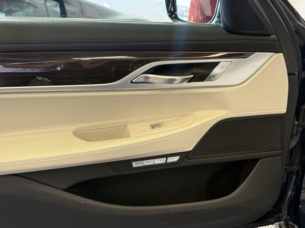 BMW 7 Series view 66