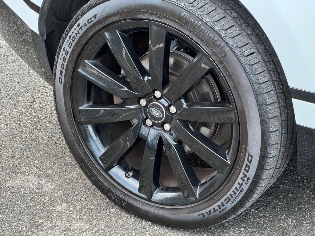 Land Rover Range Rover Velar view 56