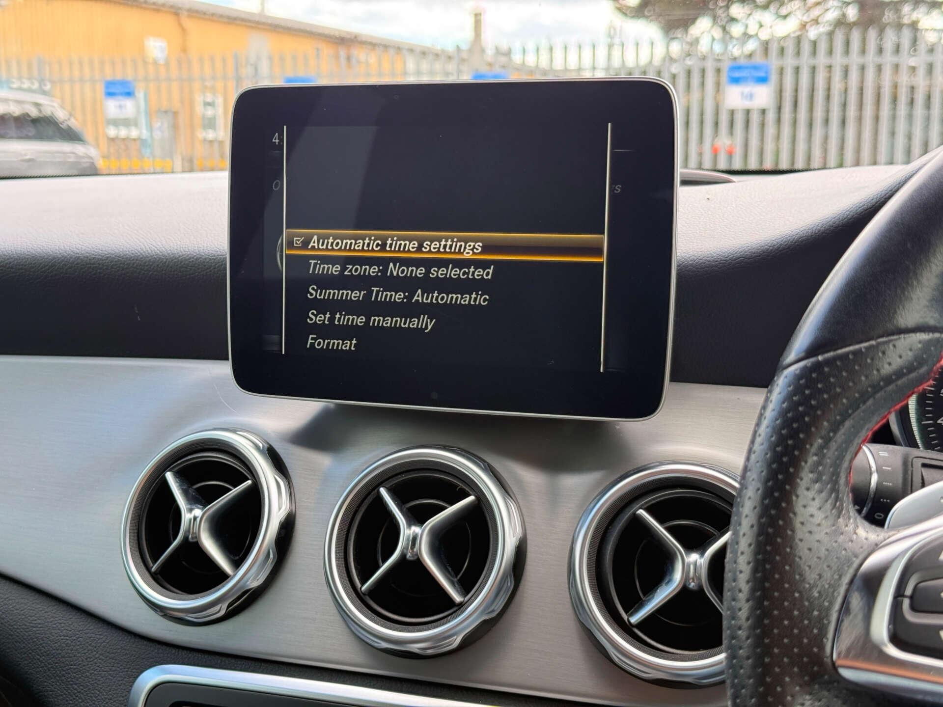 Mercedes-Benz Gla view 49