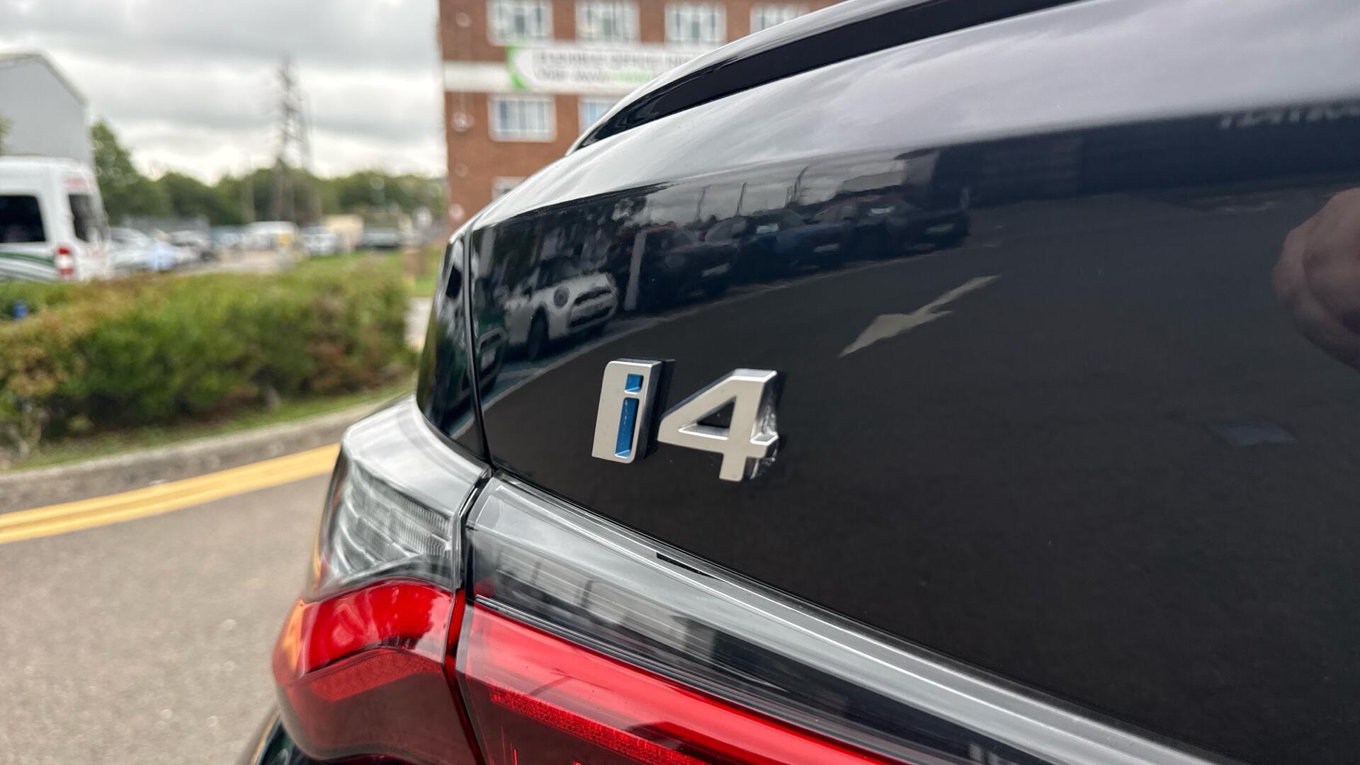 BMW i4 view 33