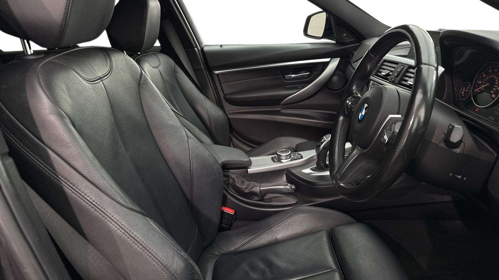 BMW 3 Series view 11