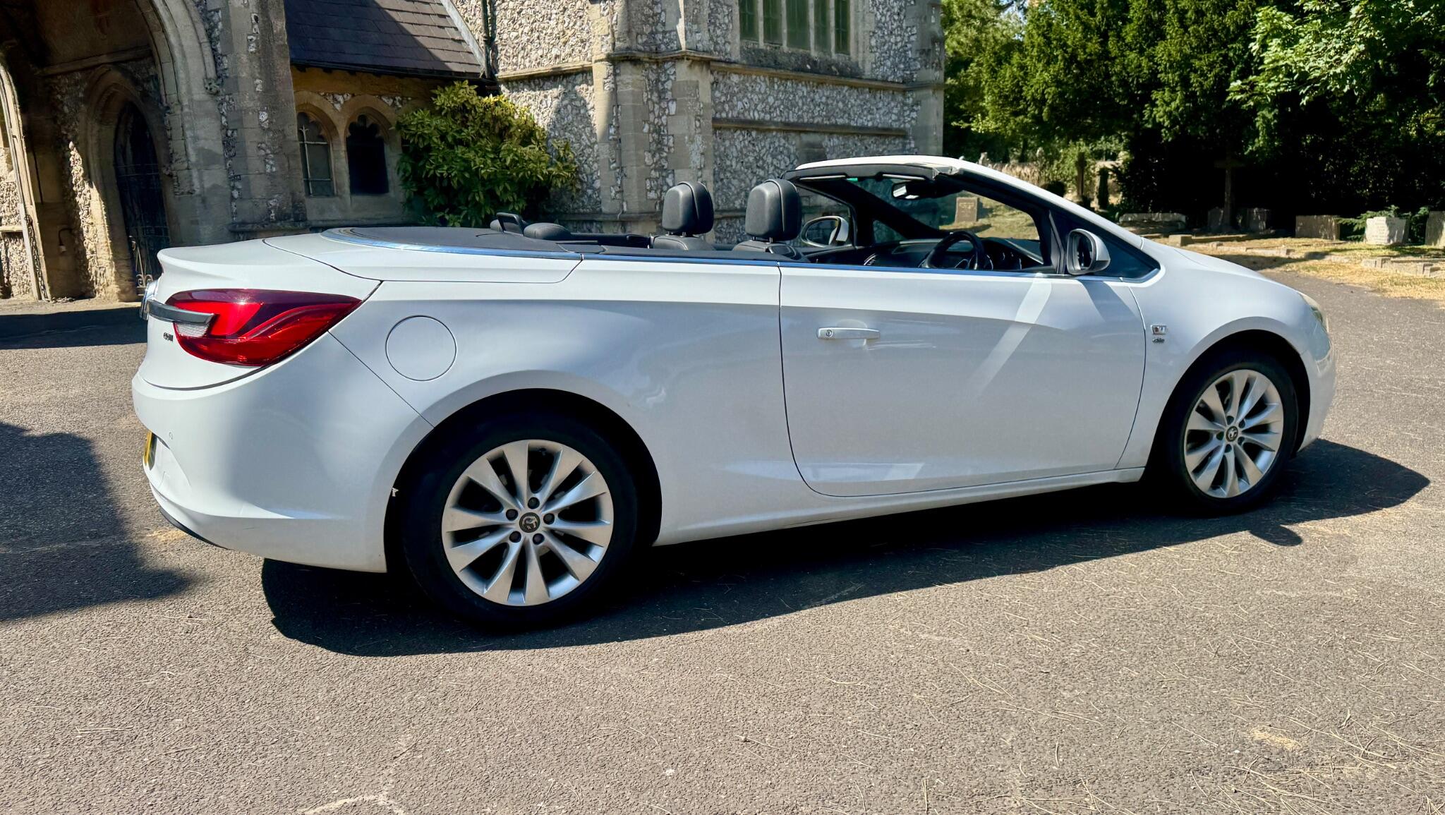 Vauxhall Cascada view 23