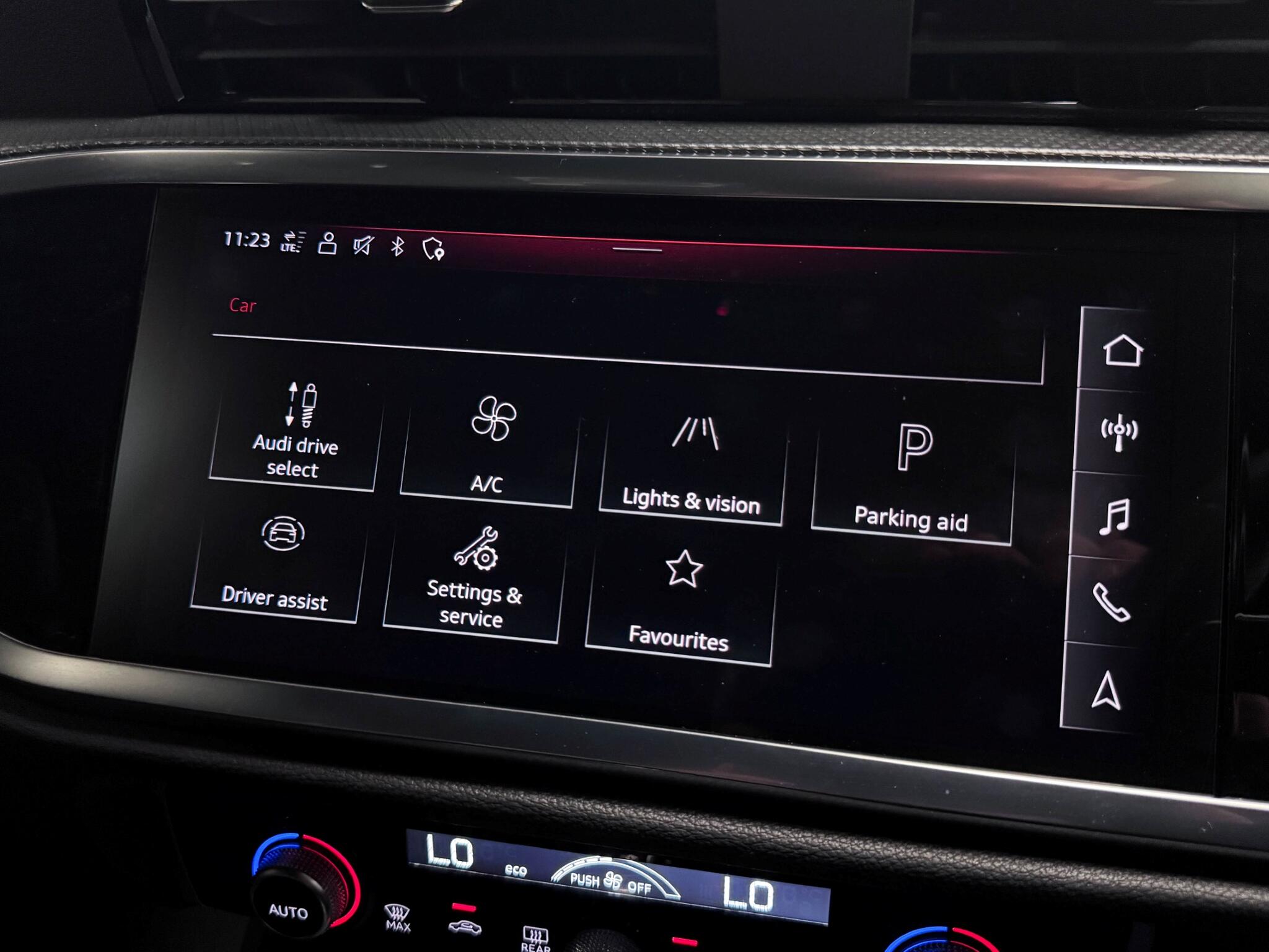 Audi Q3 view 46