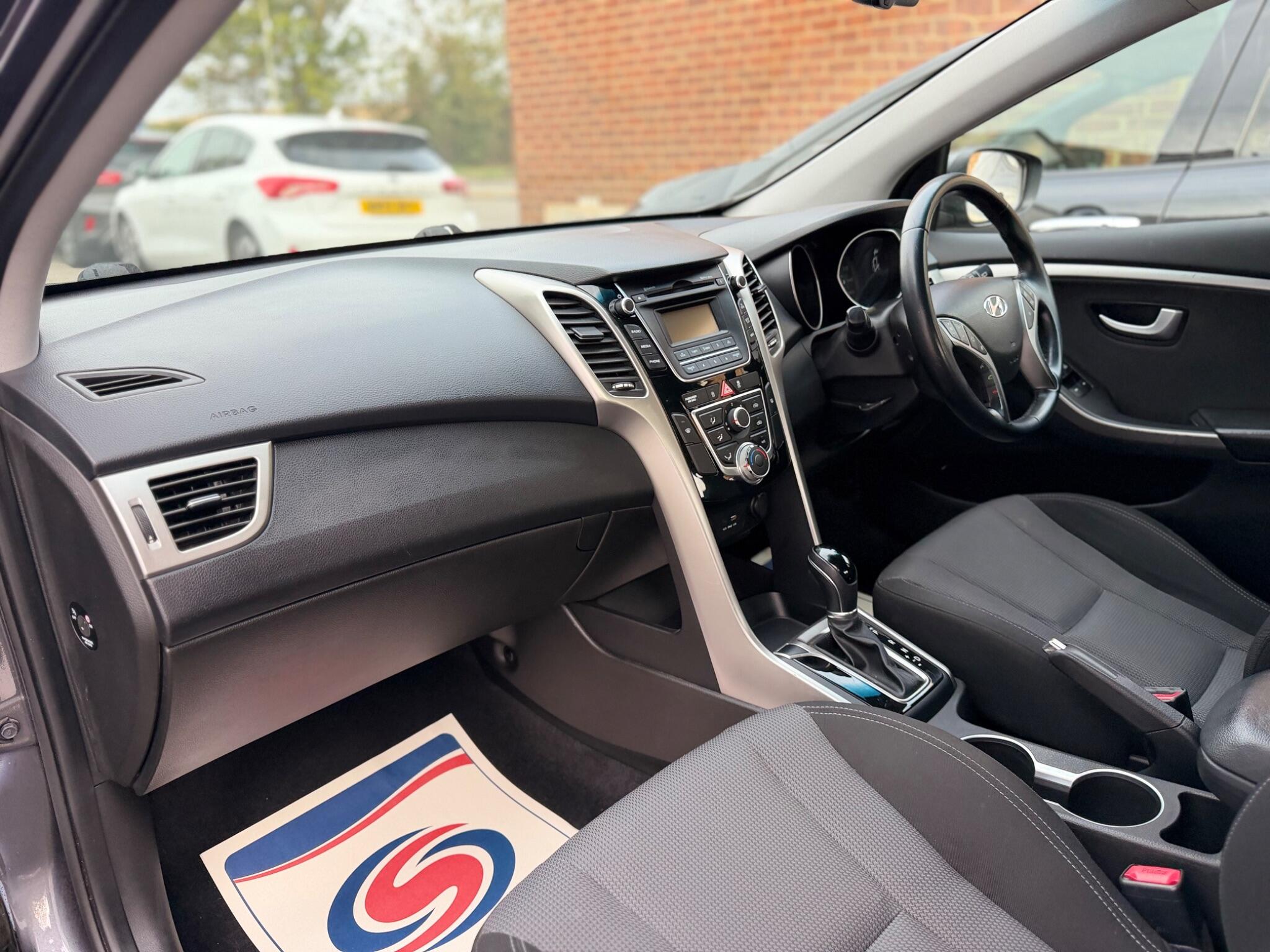 Hyundai i30 view 14