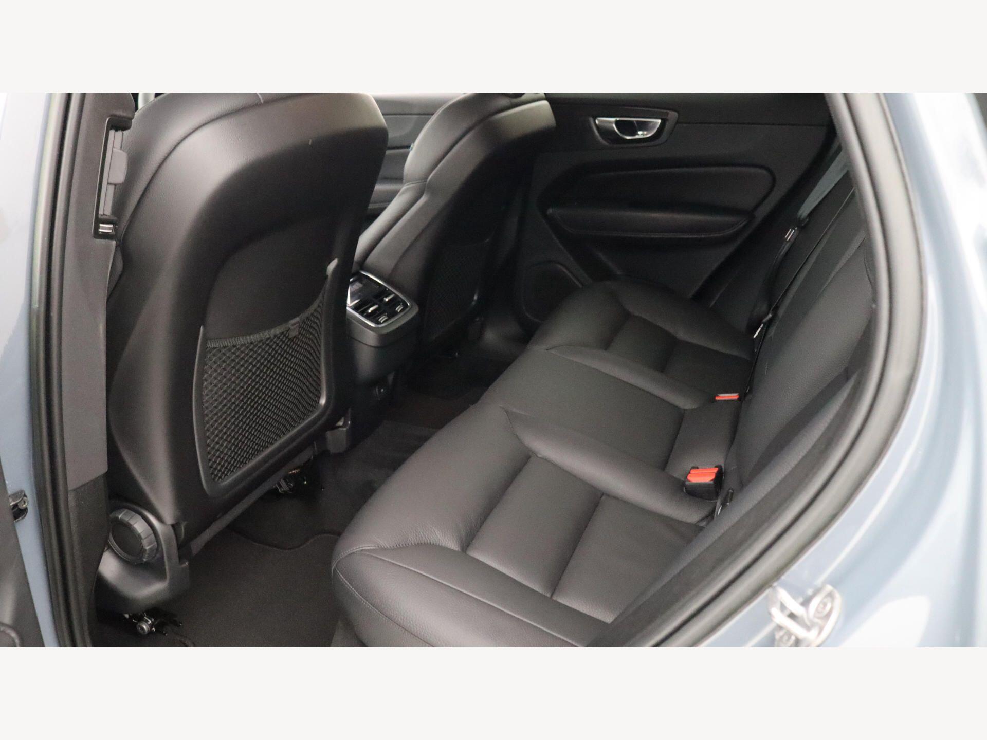Volvo XC60 view 31