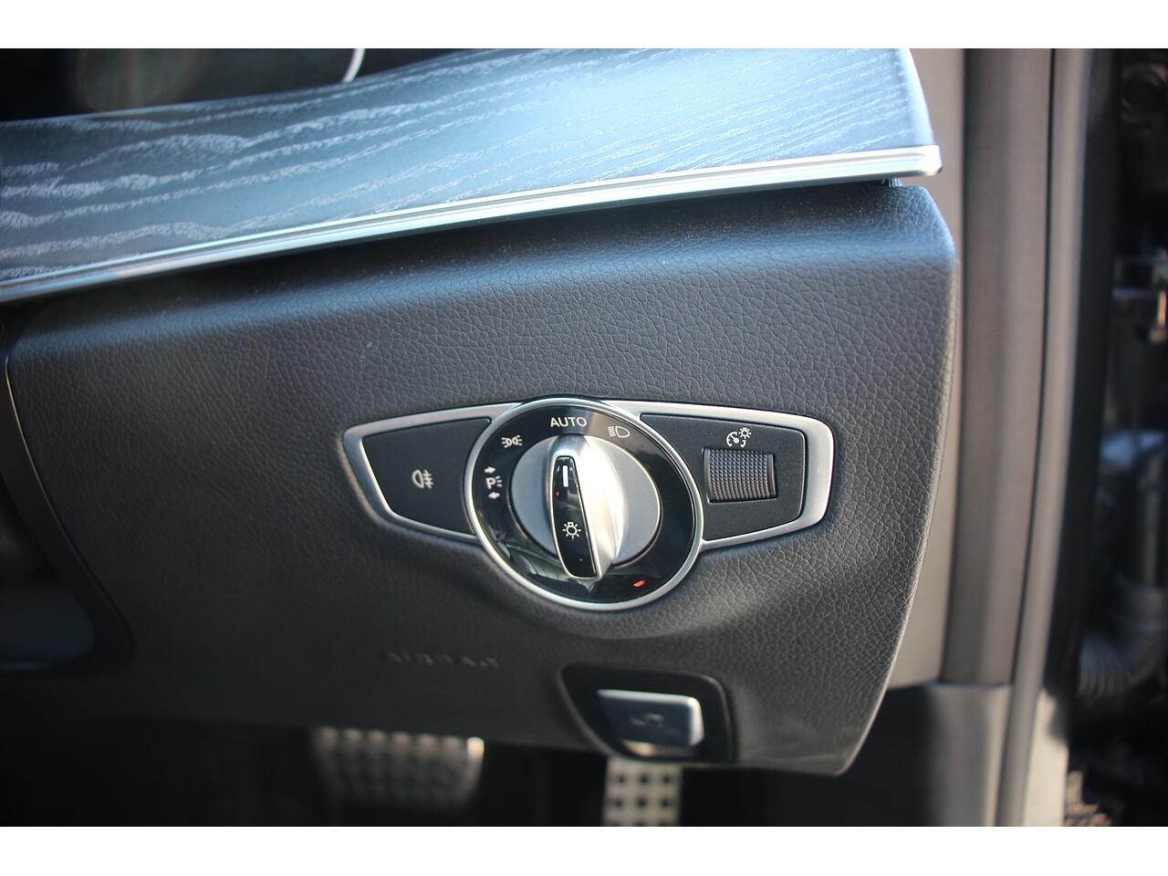 Mercedes-Benz E Class view 19
