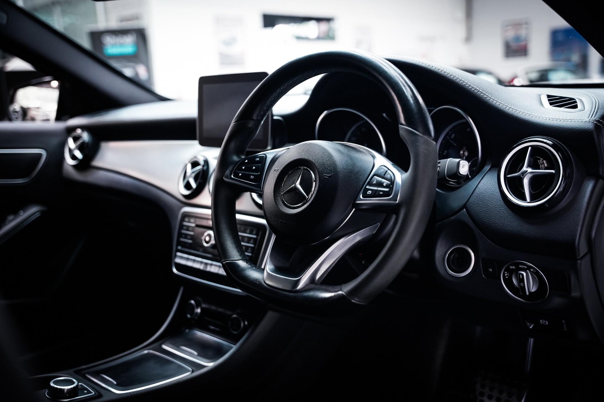 Mercedes-Benz Gla view 18