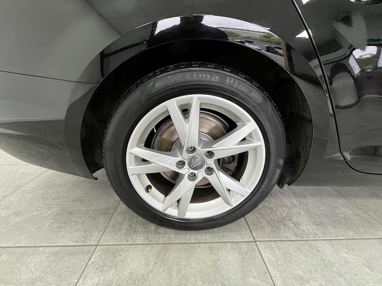 Audi A4 view 21