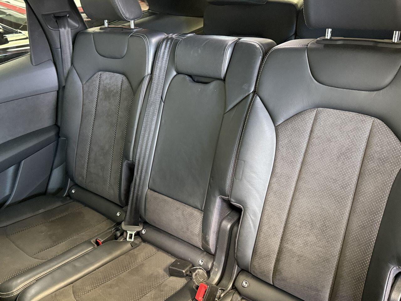 Audi Q7 view 64