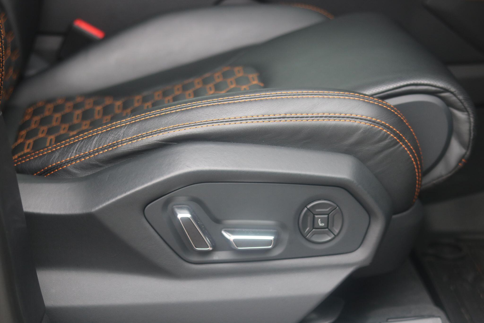 Lamborghini Urus view 15