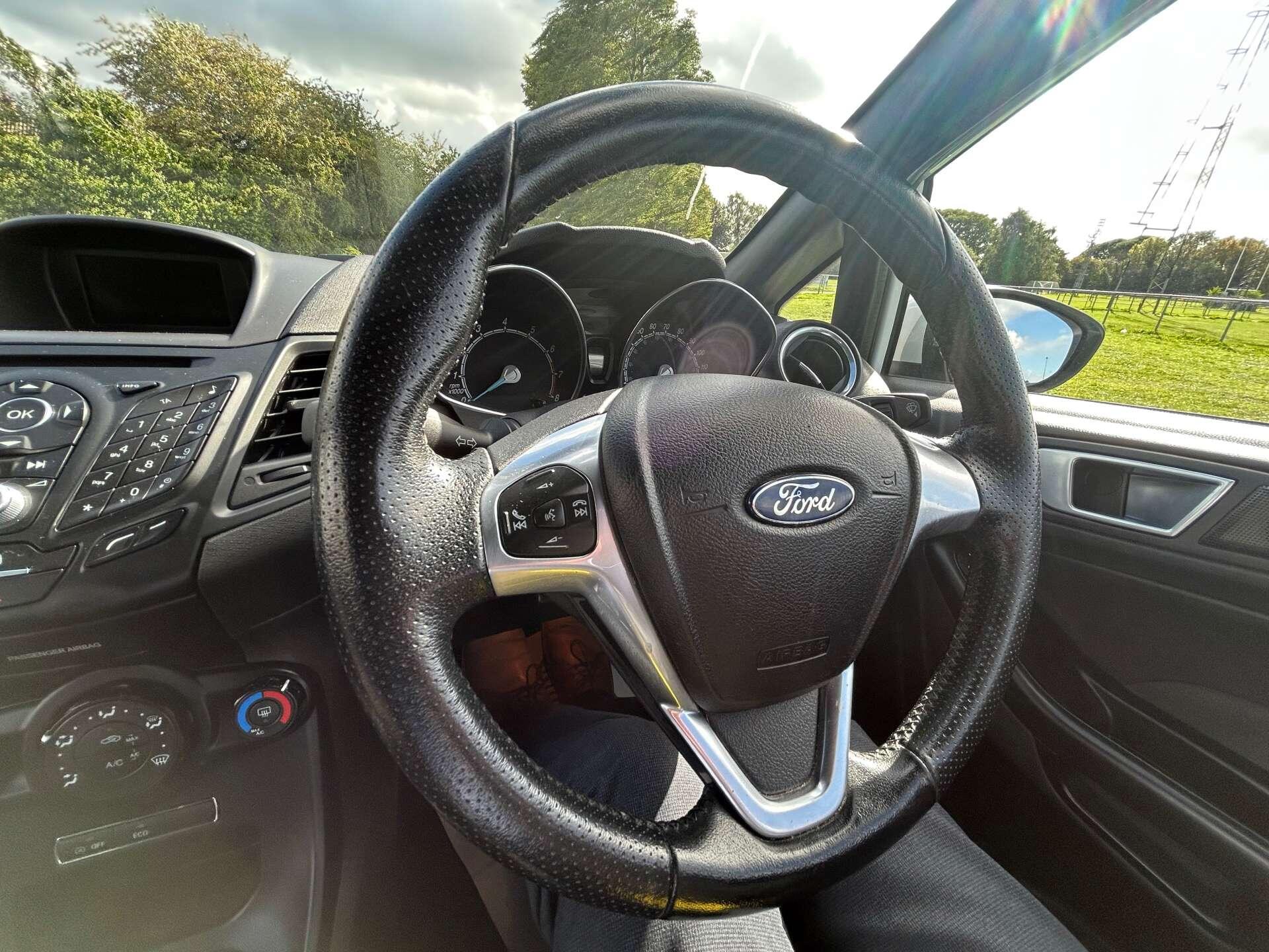 Ford Fiesta view 25