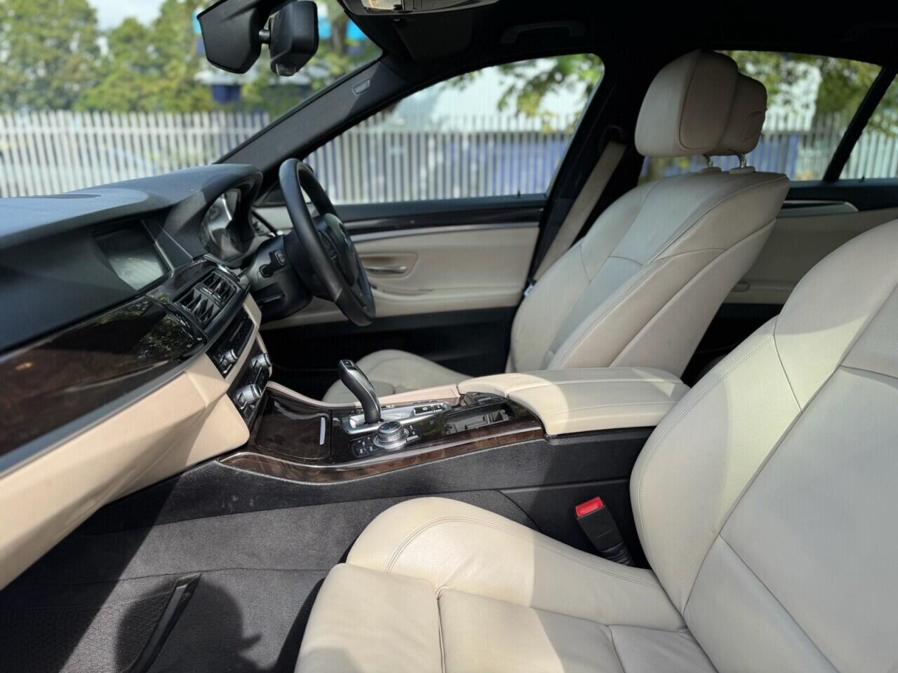 BMW 5 Series view 30