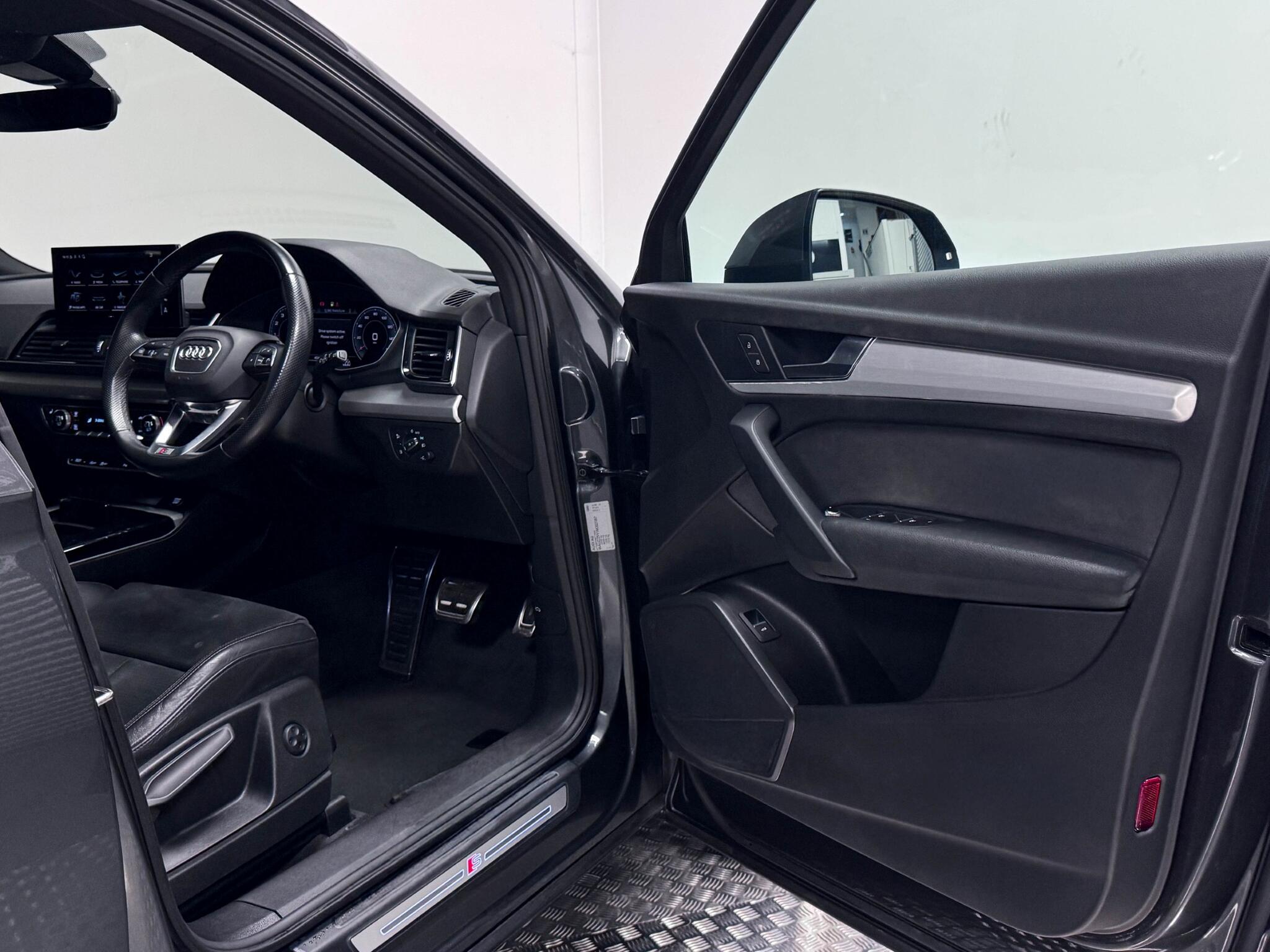 Audi Q5 view 24