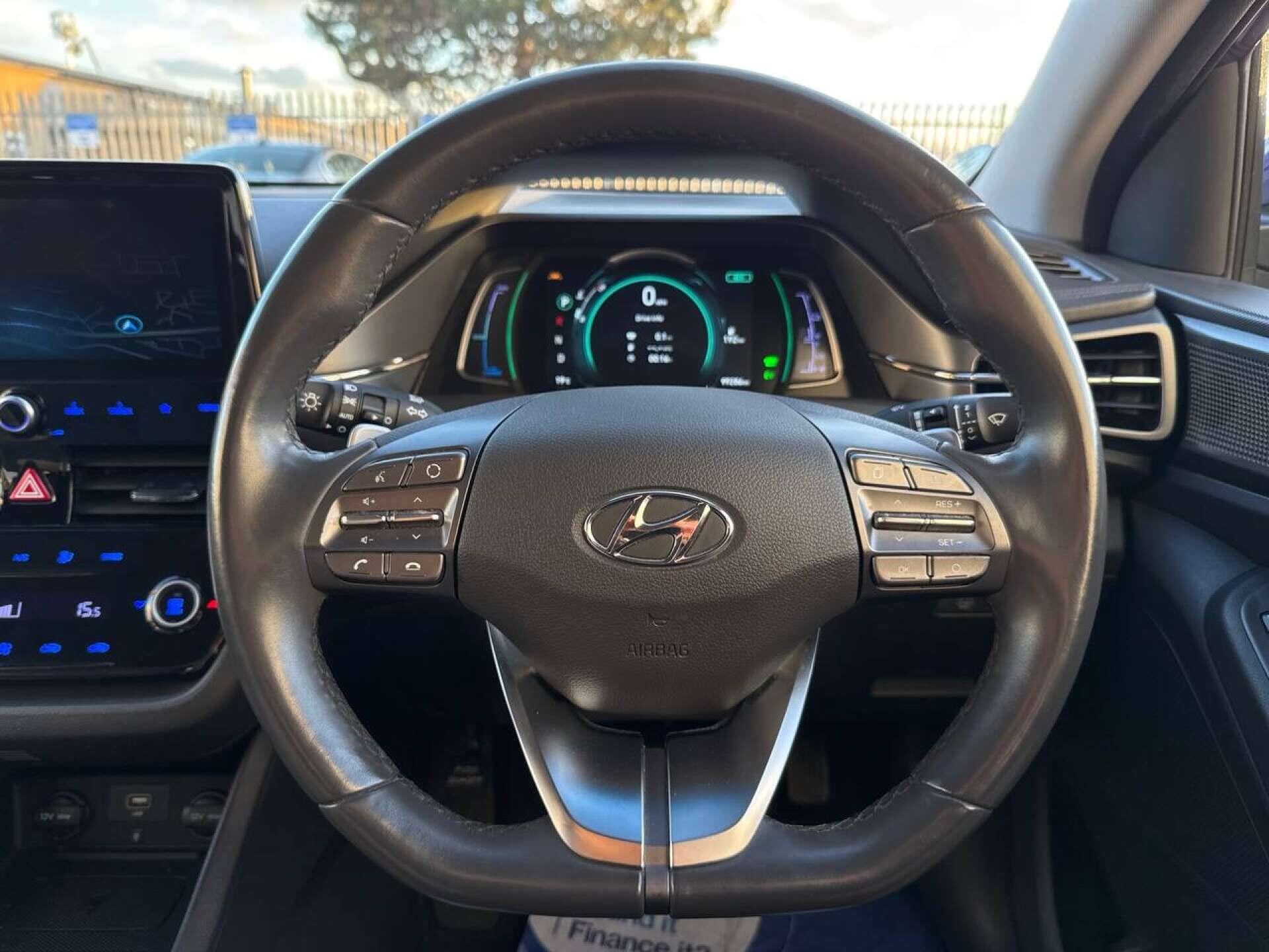 Hyundai Ioniq view 50