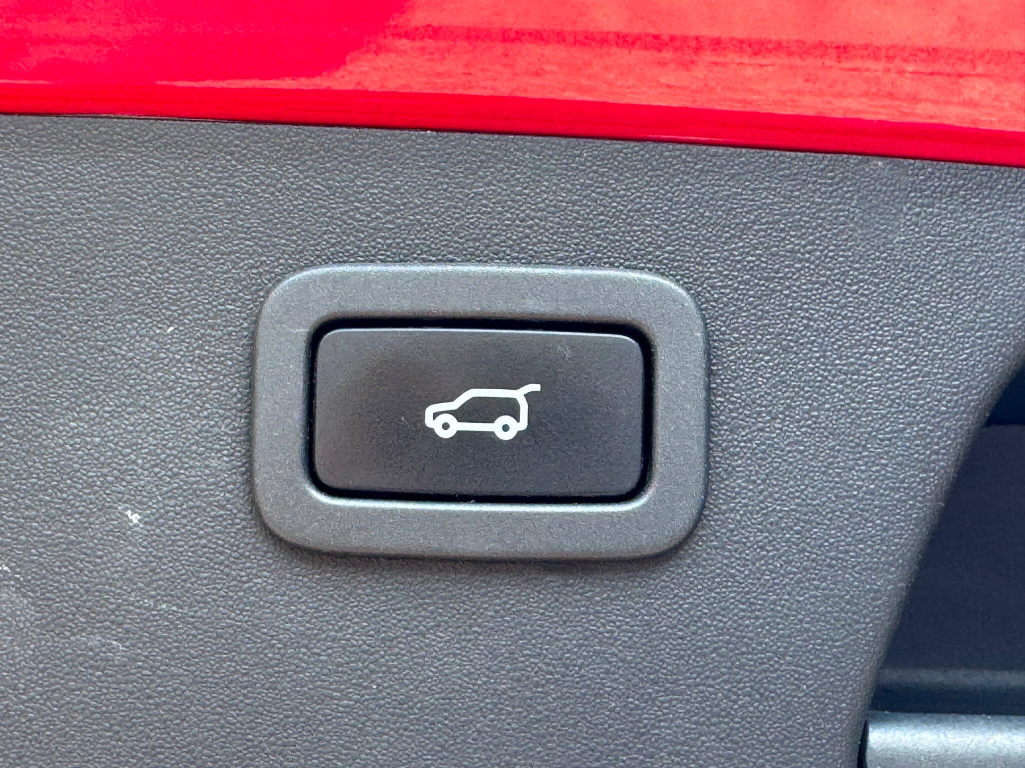 Jaguar E-Pace view 31