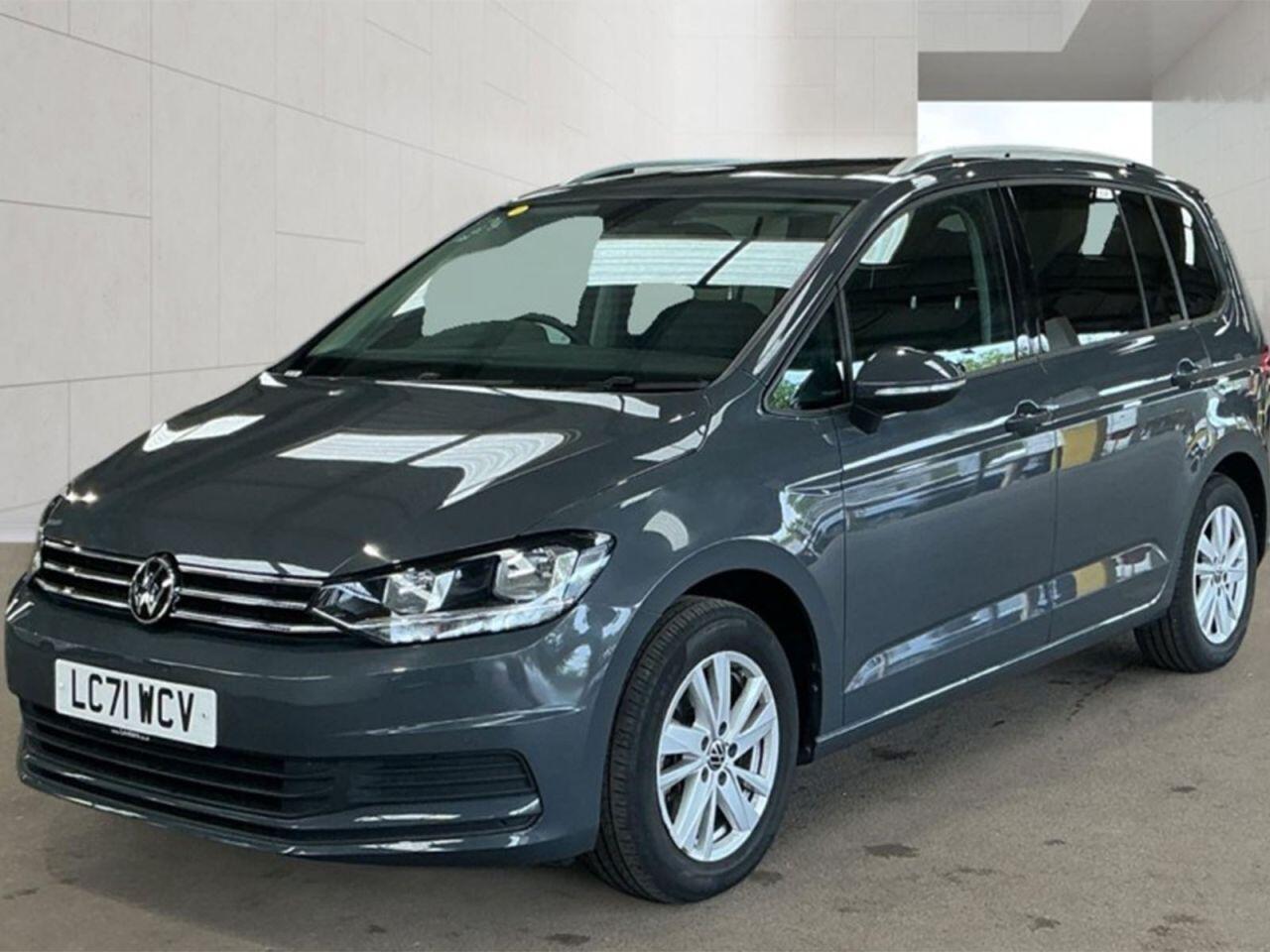 Volkswagen Touran view 2