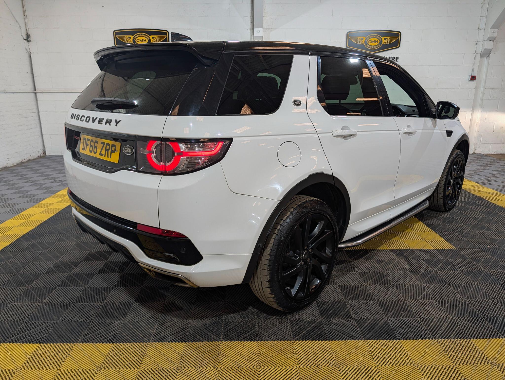 Land Rover Discovery Sport view 15