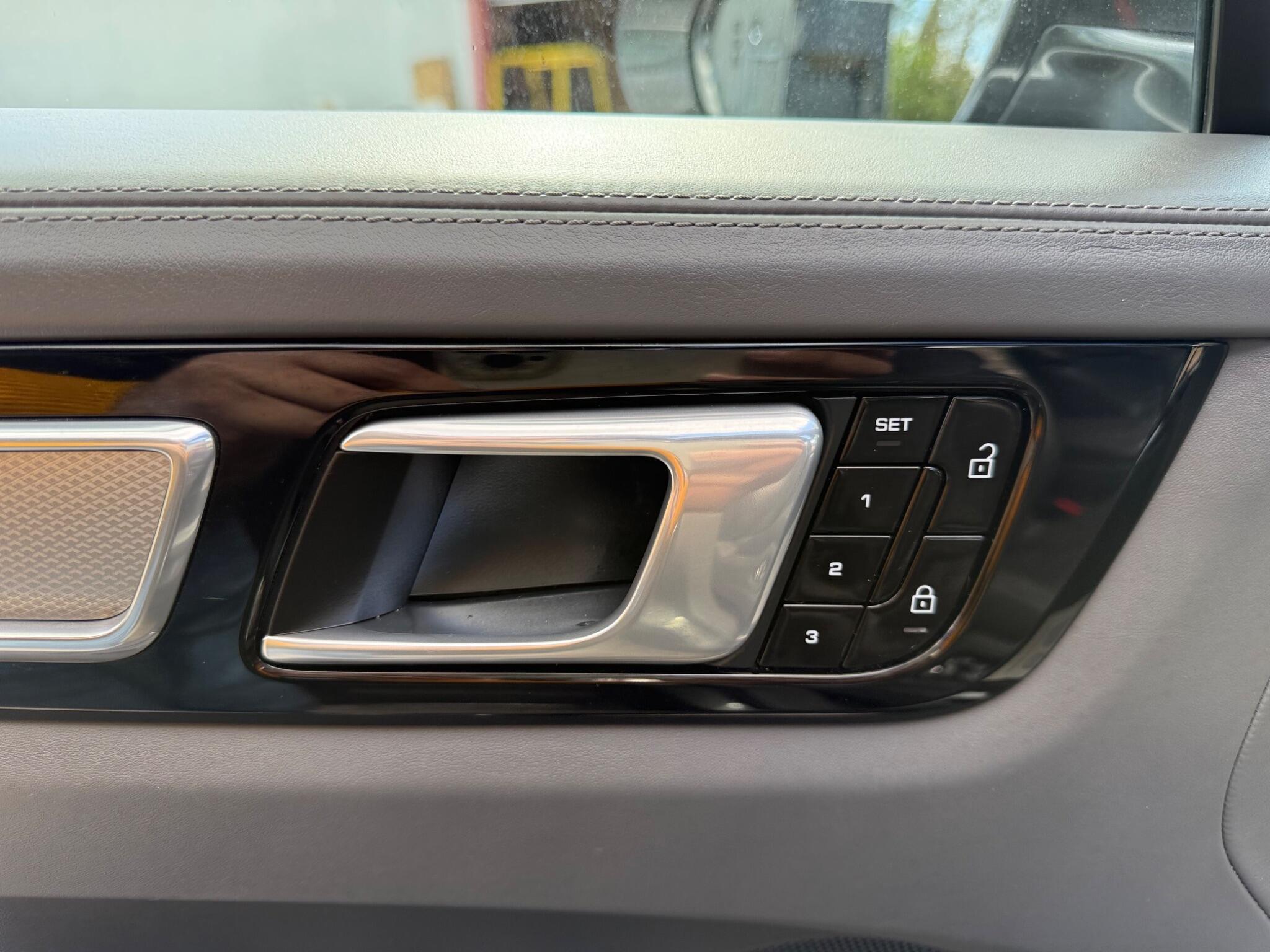 Porsche Cayenne view 20