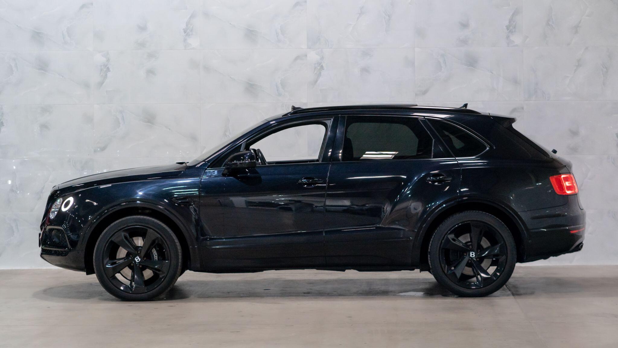 Bentley Bentayga view 4