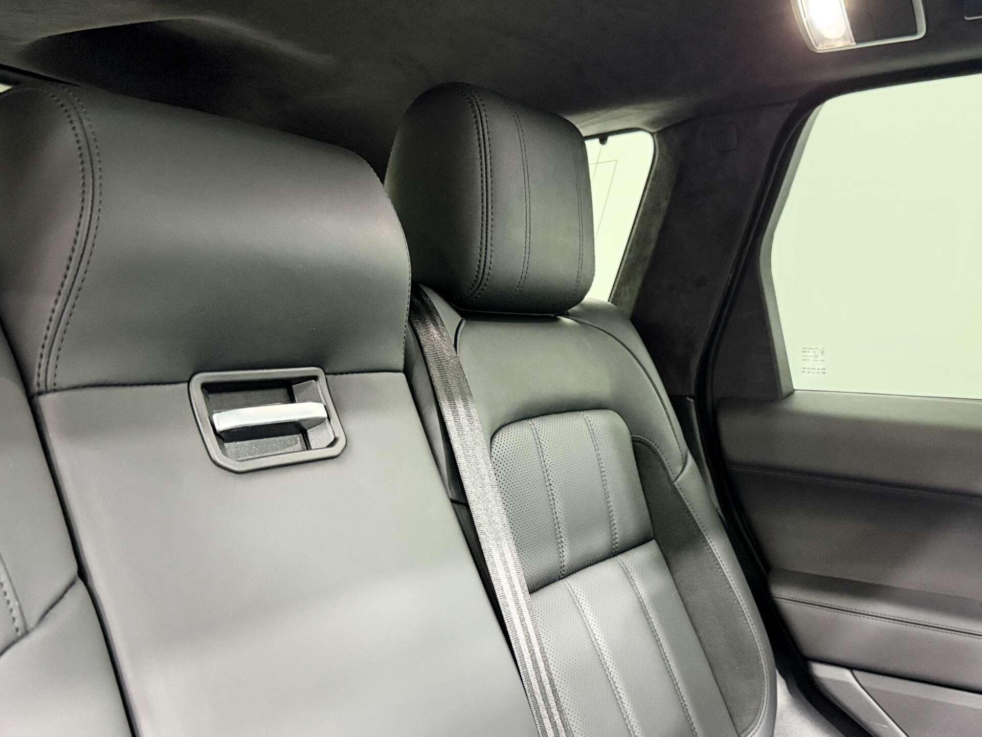 Land Rover Range Rover Sport view 13