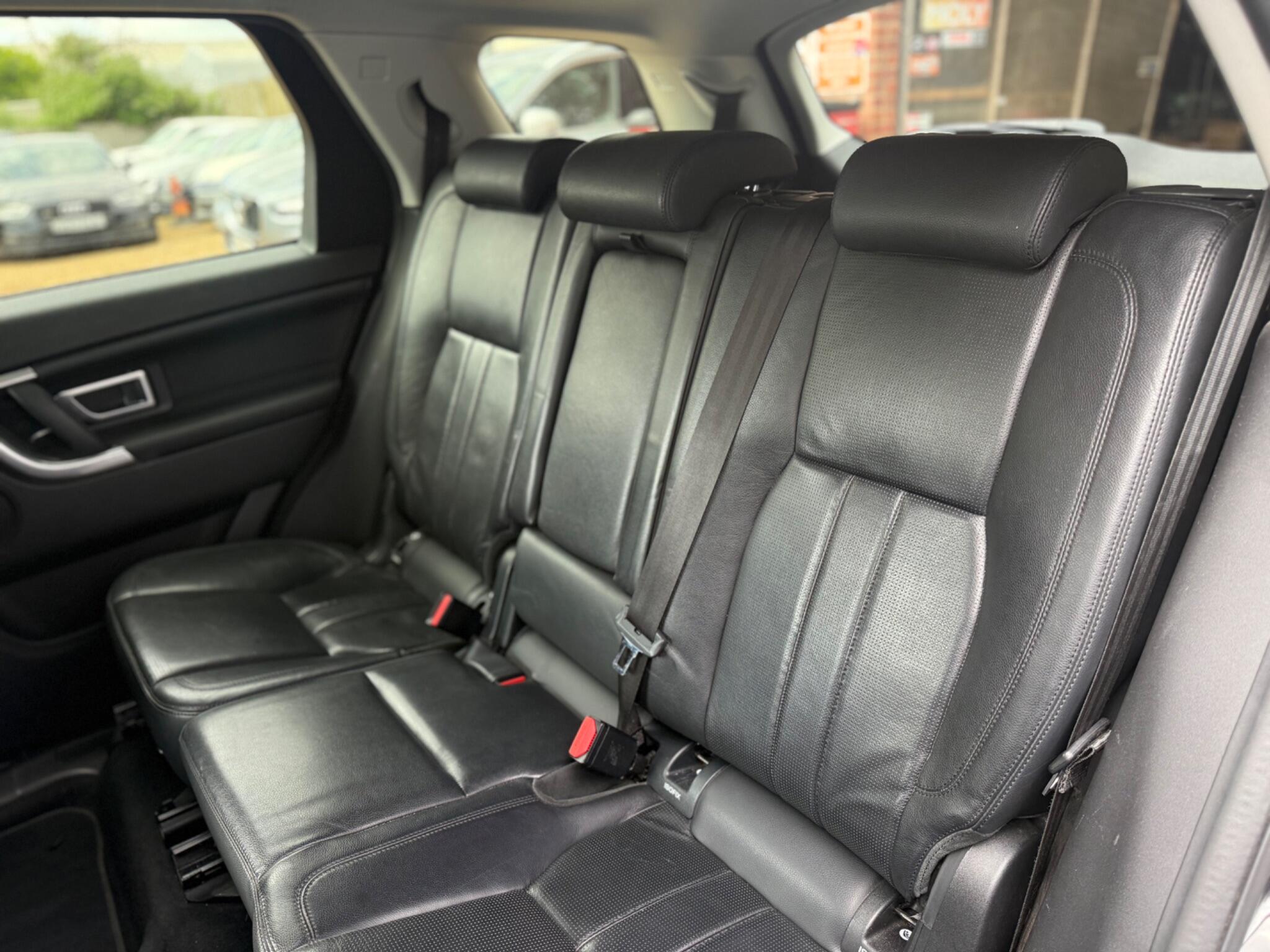 Land Rover Discovery Sport view 24