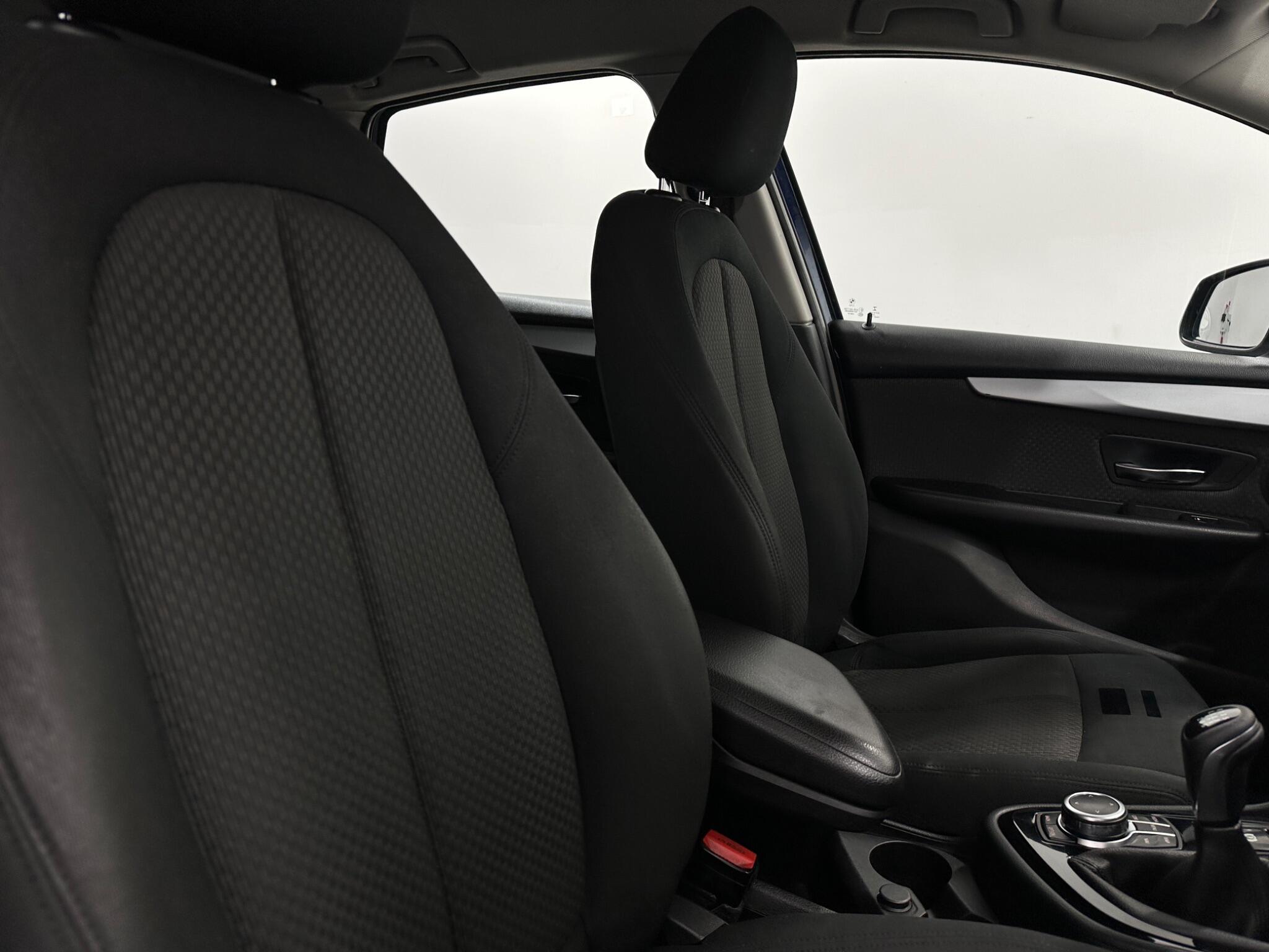BMW 2 Series view 31