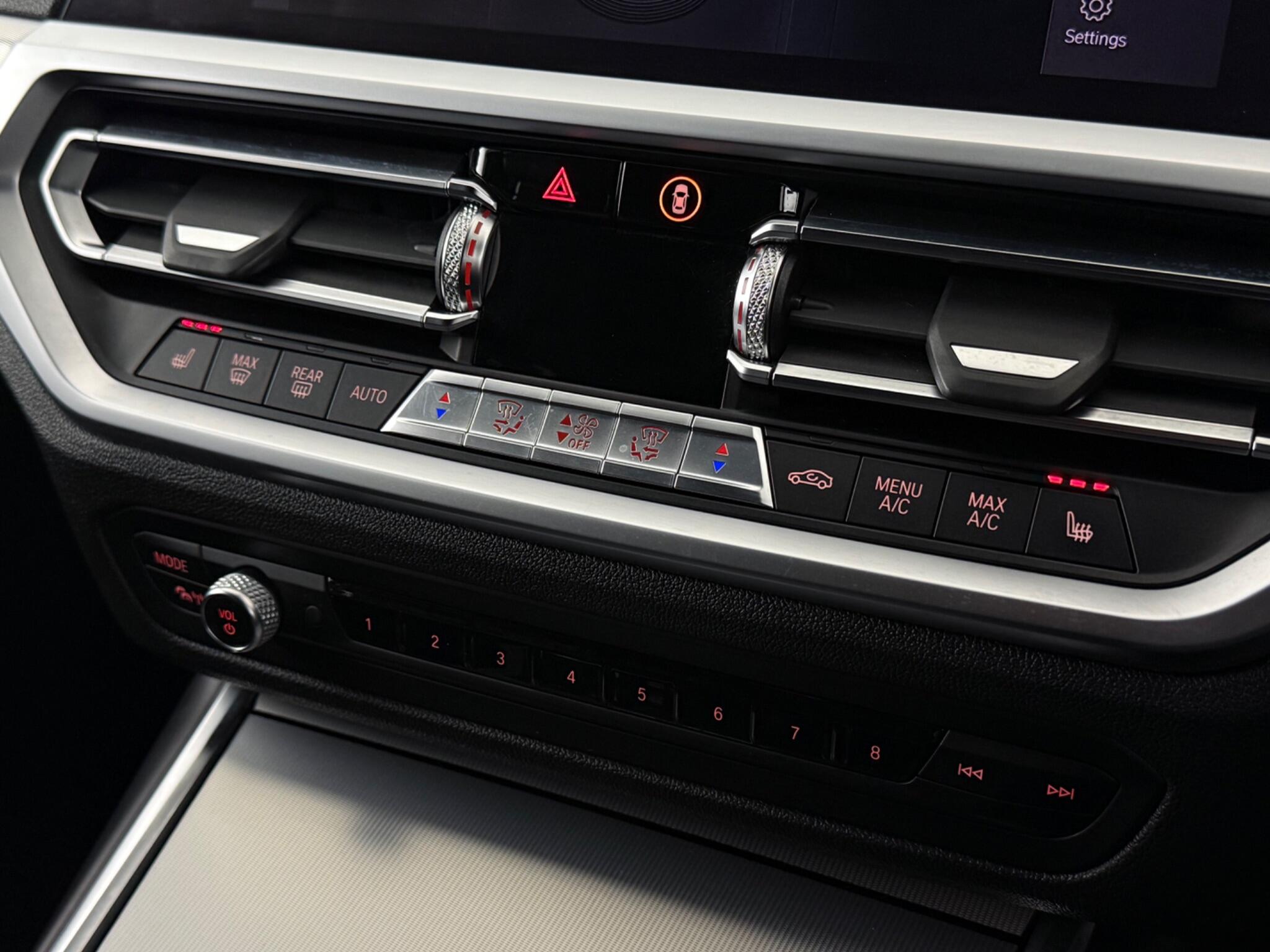 BMW 3 Series view 22