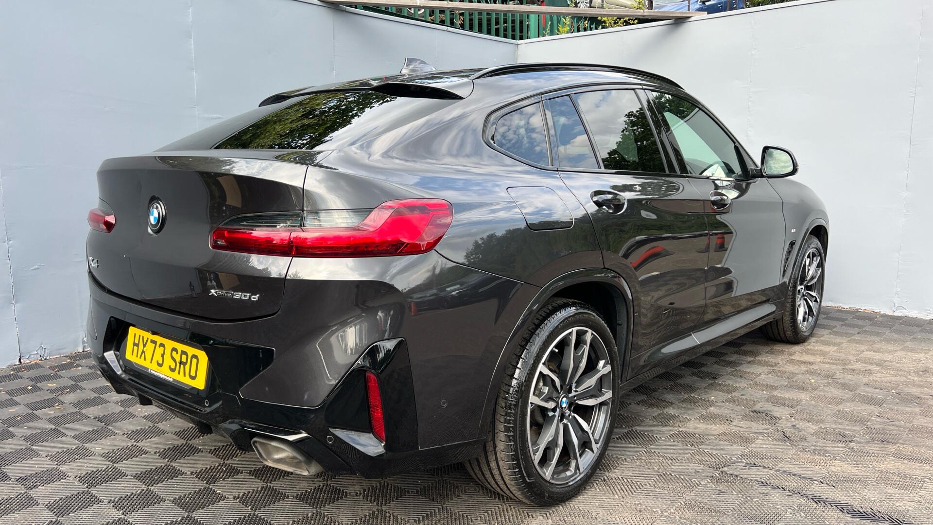 BMW X4 view 27