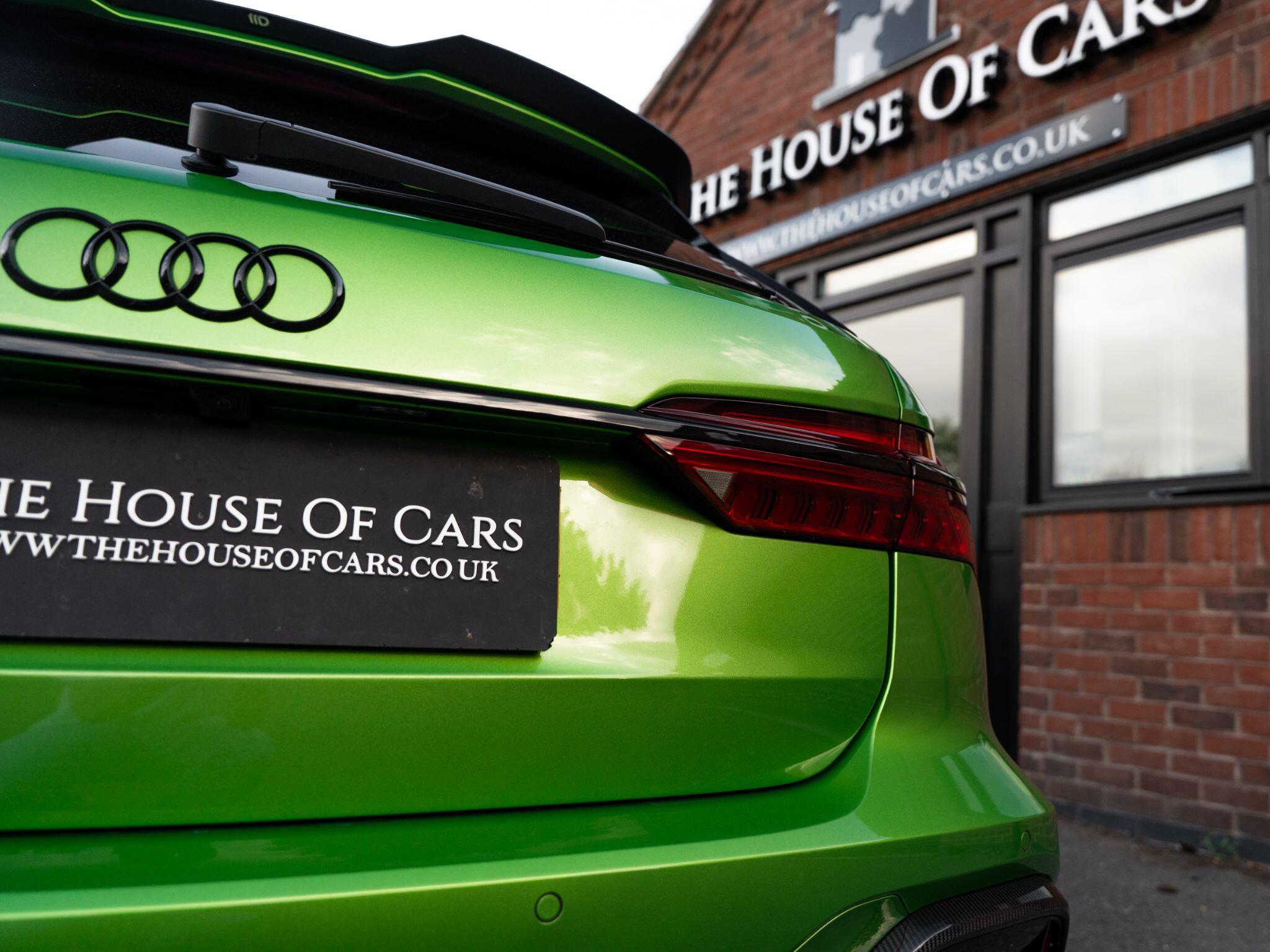 Audi RS6 Avant view 30