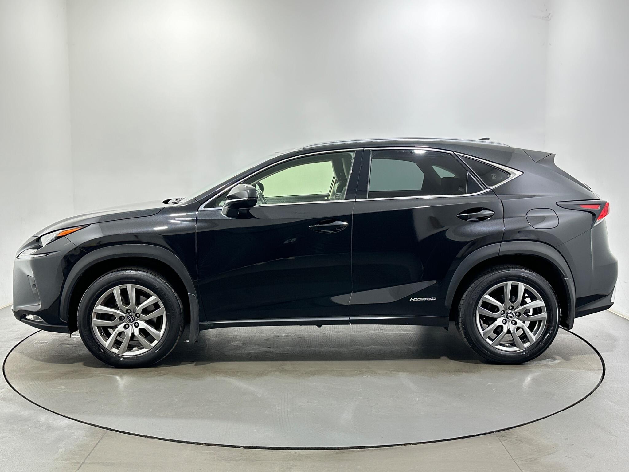 Lexus NX view 5