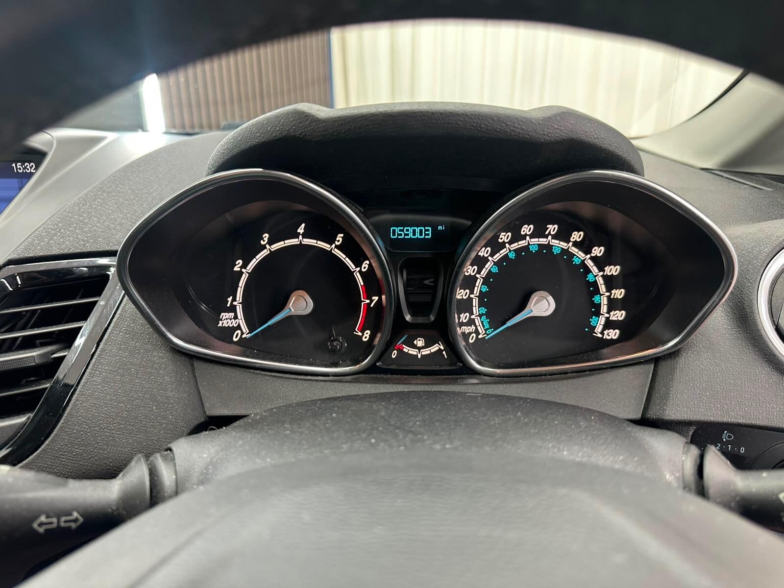 Ford Fiesta view 43