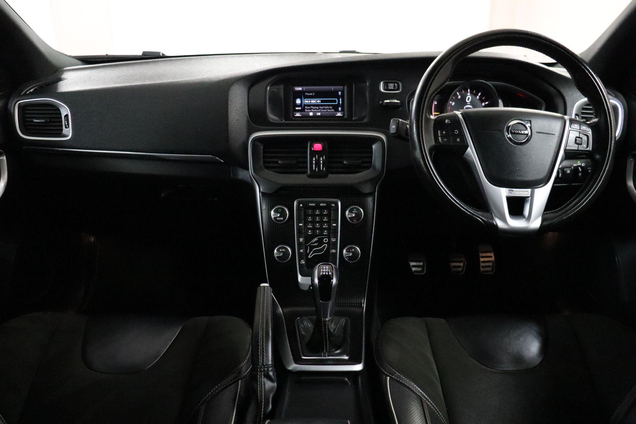 Volvo V40 view 38
