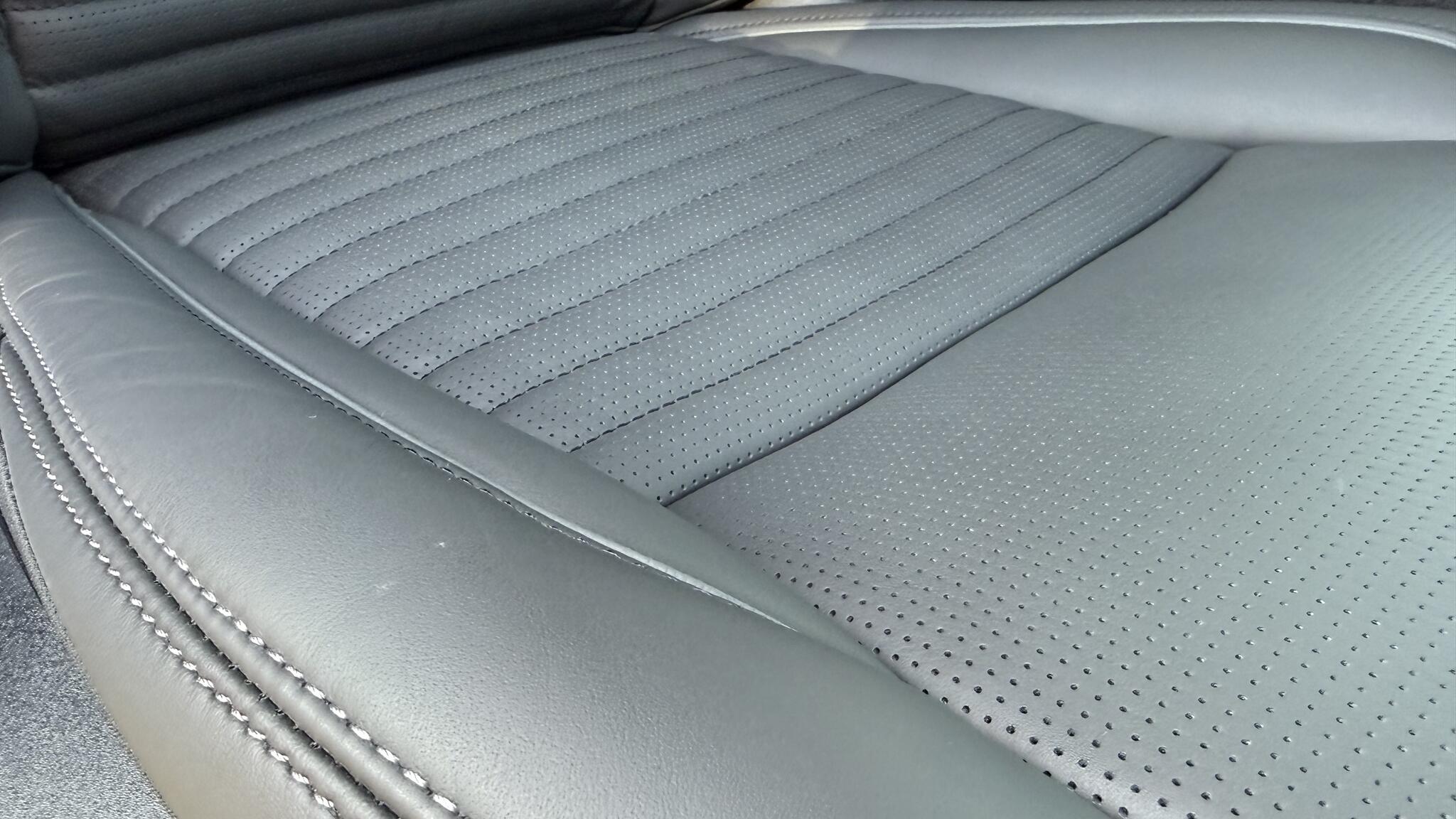 Land Rover Discovery Sport view 36