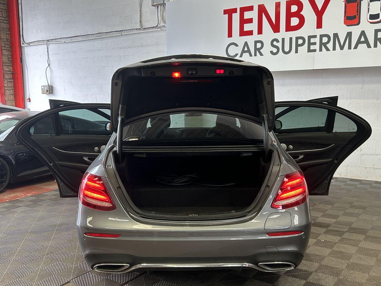 Mercedes-Benz E Class view 15