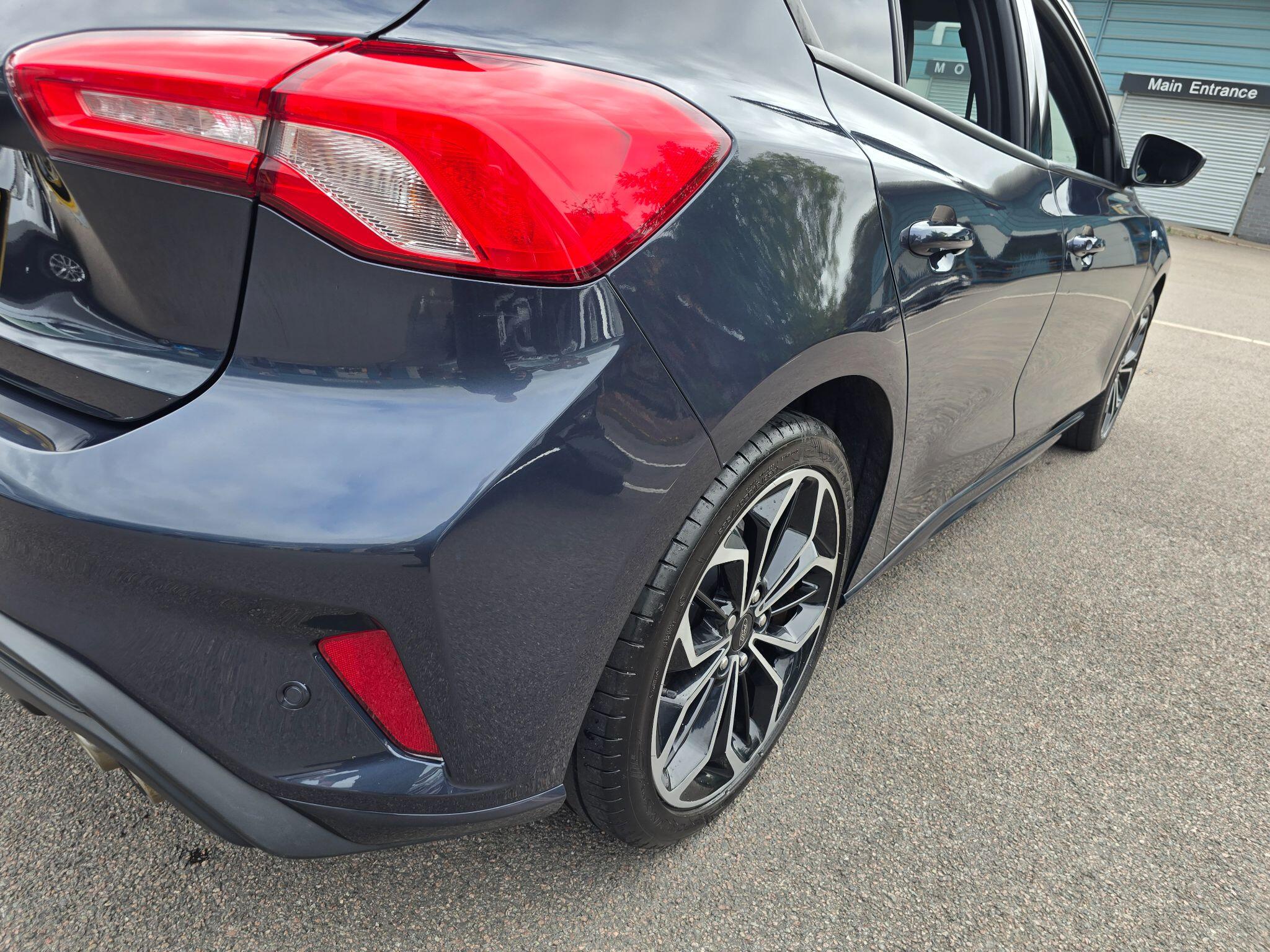 Ford Focus view 91