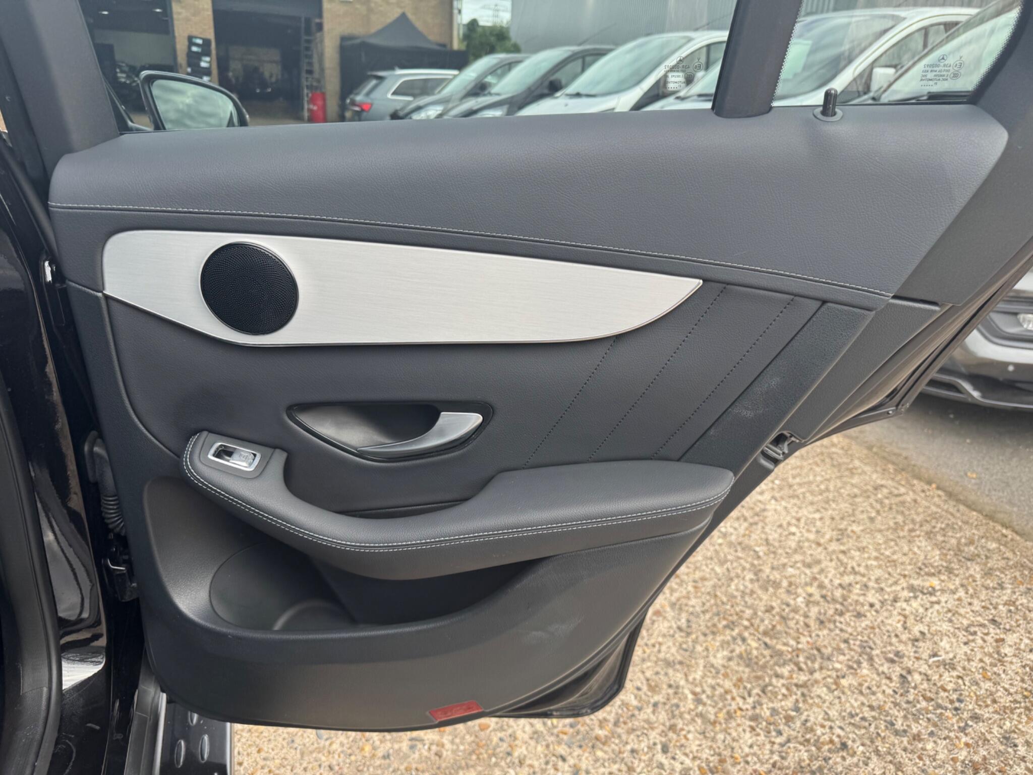 Mercedes-Benz GLC view 36