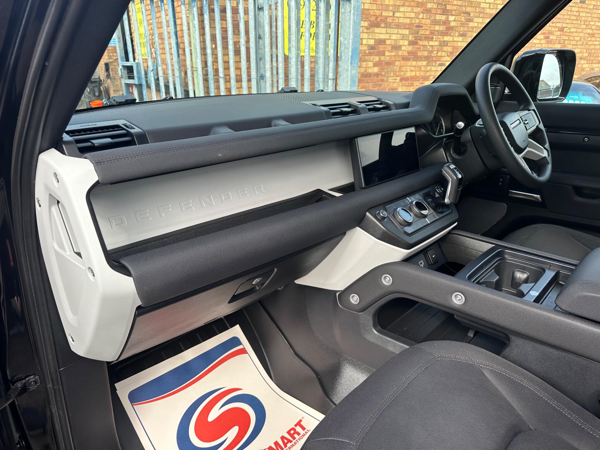 Land Rover Defender view 27