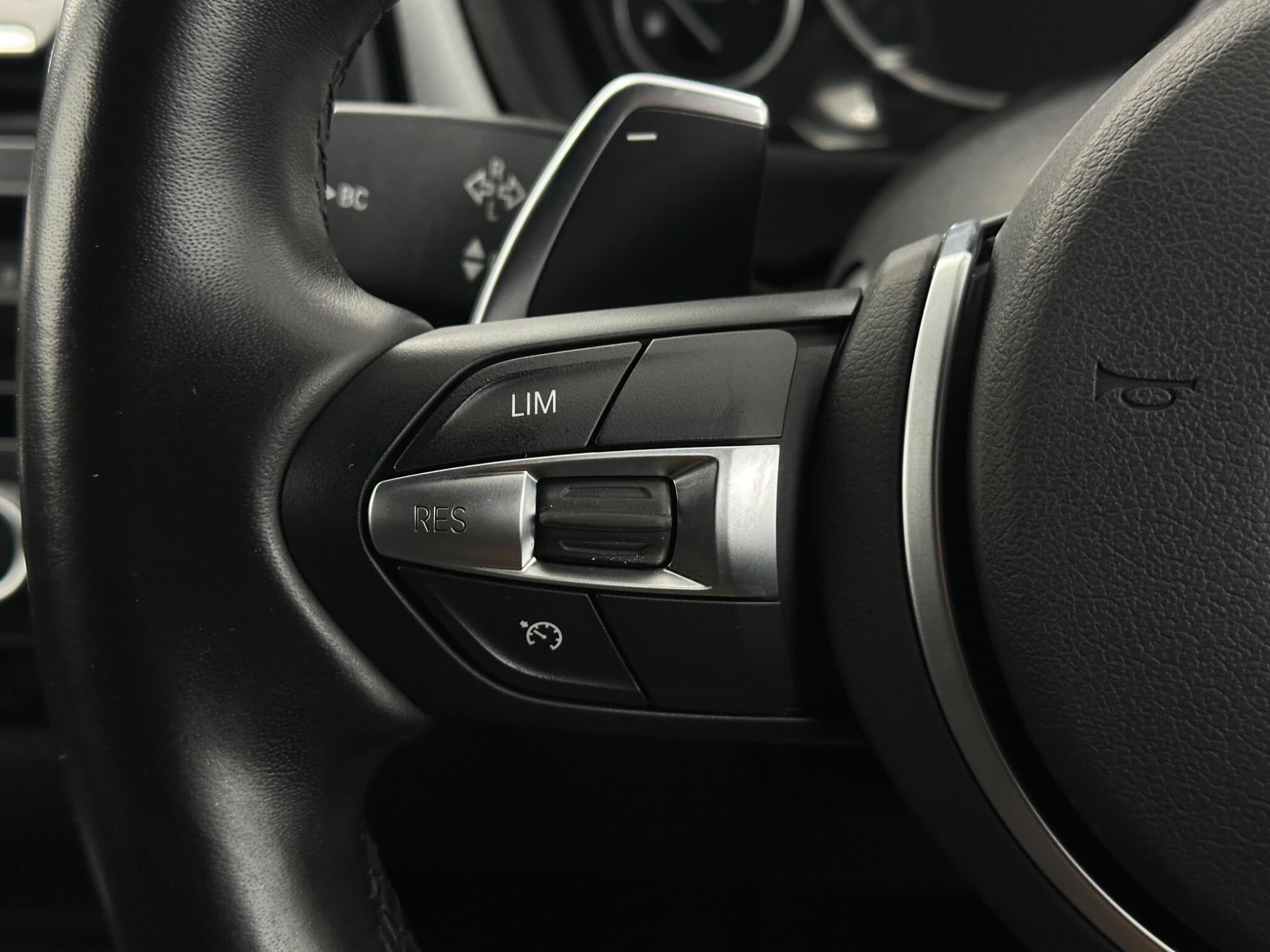 BMW 3 Series view 15