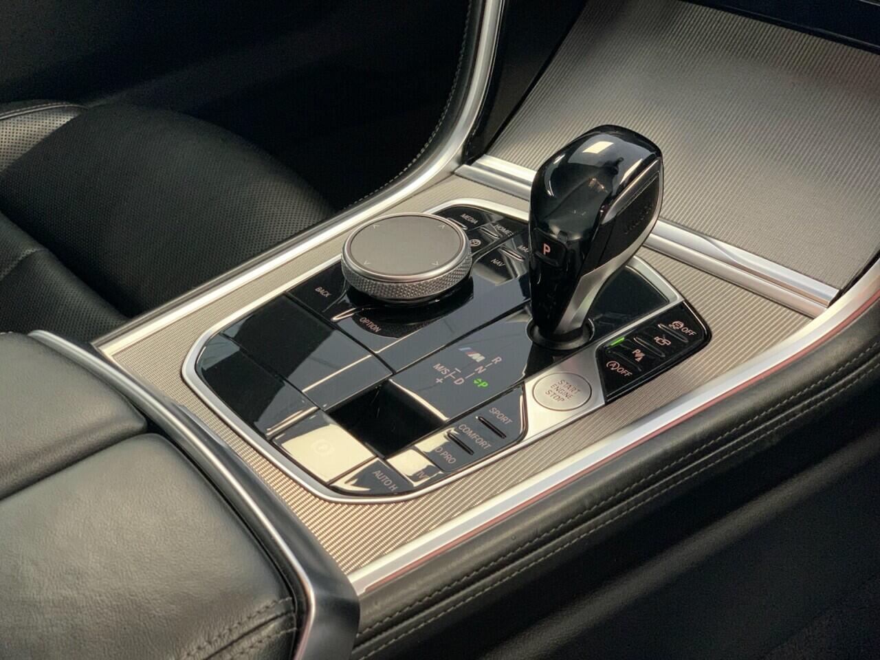 BMW 8 Series view 38