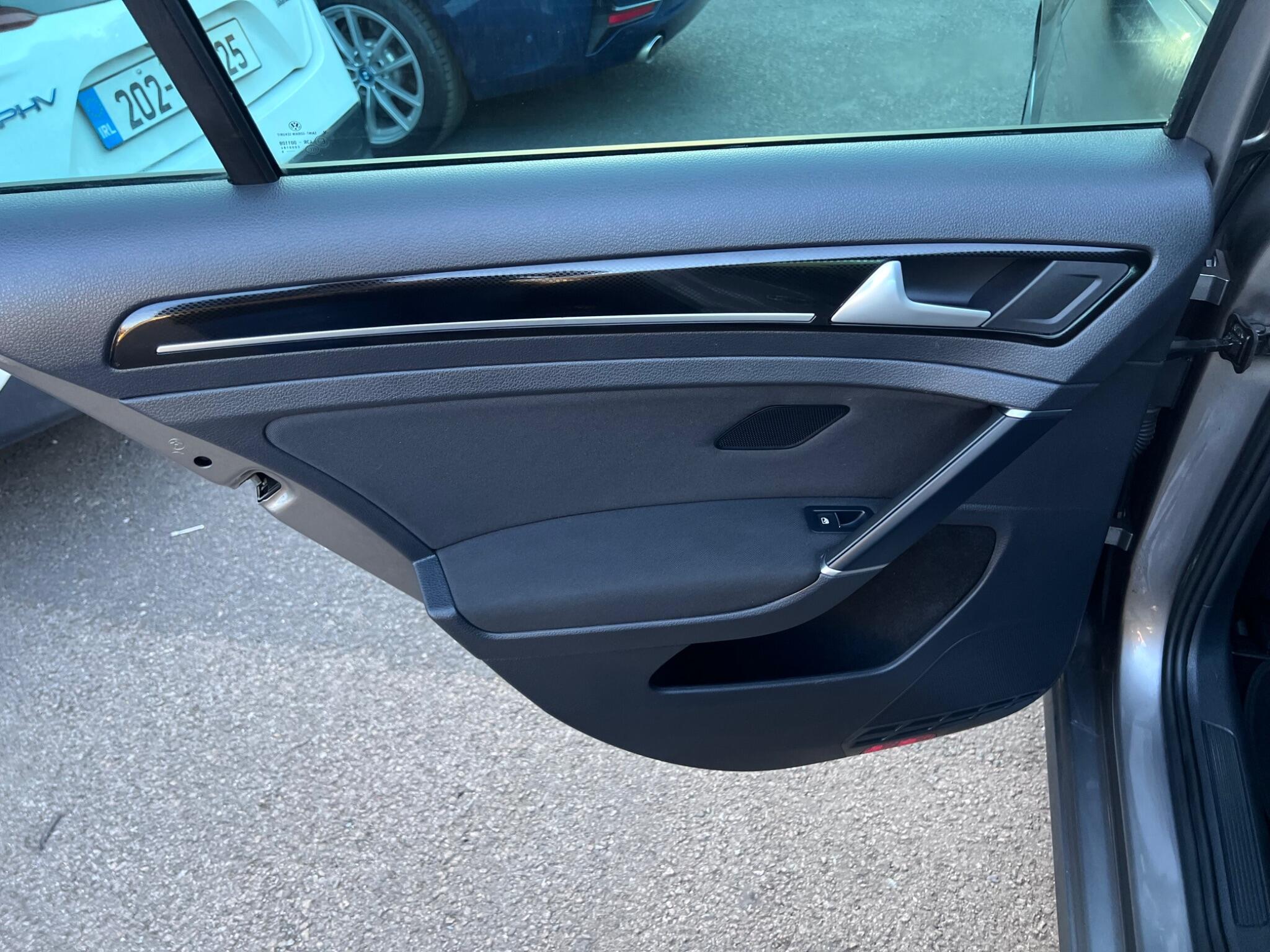 Volkswagen Golf view 29