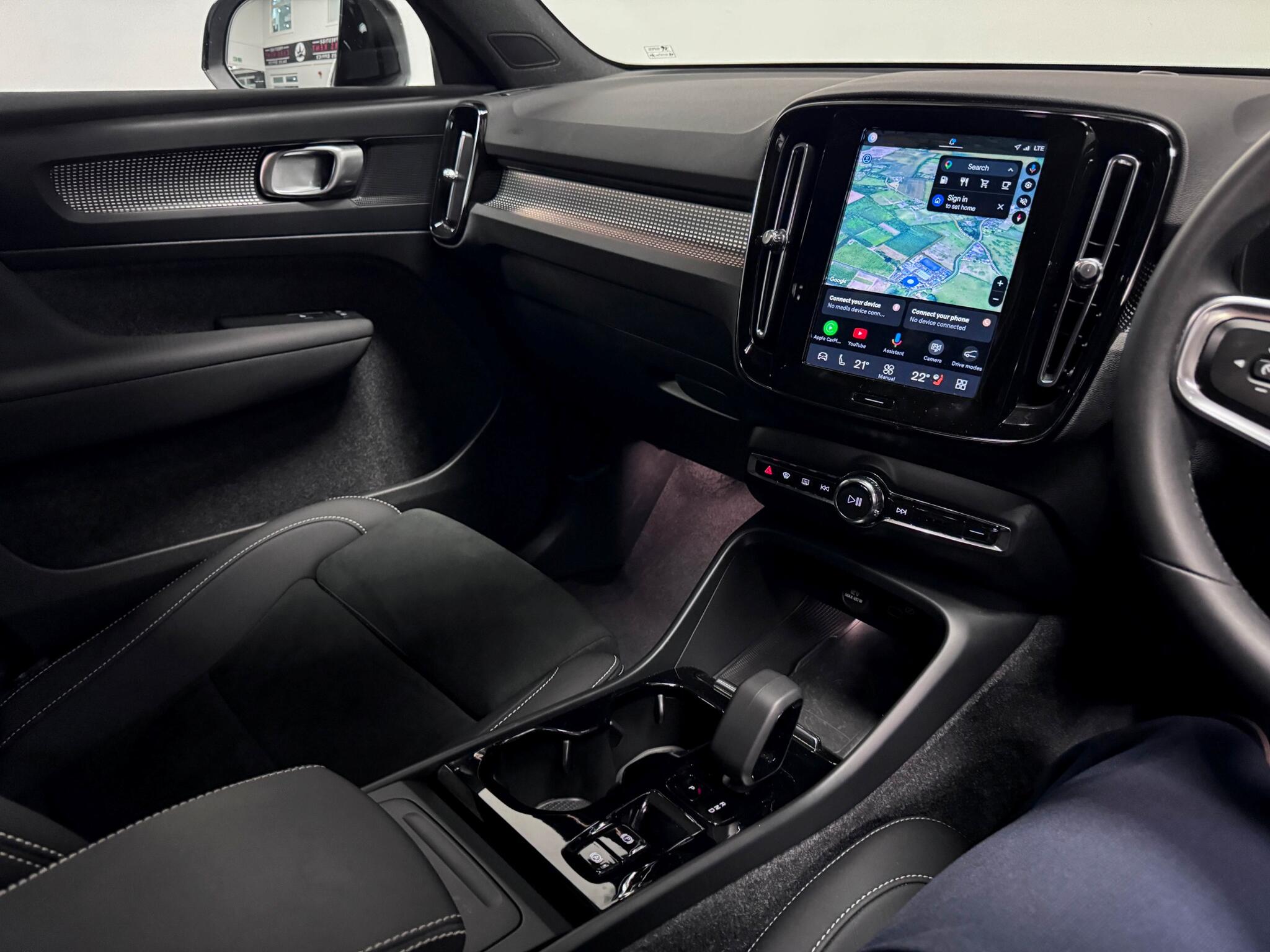 Volvo XC40 view 36