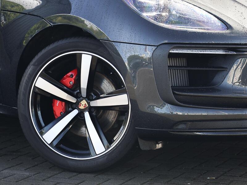 Porsche Macan view 20