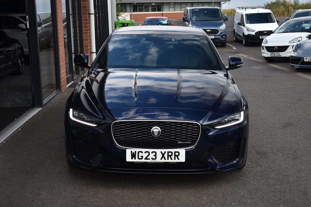 Jaguar Xe view 3