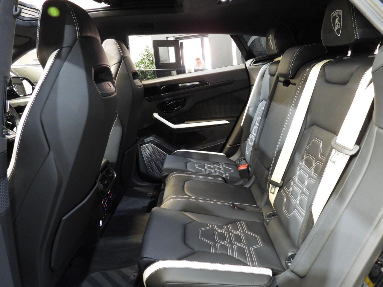 Lamborghini Urus view 24