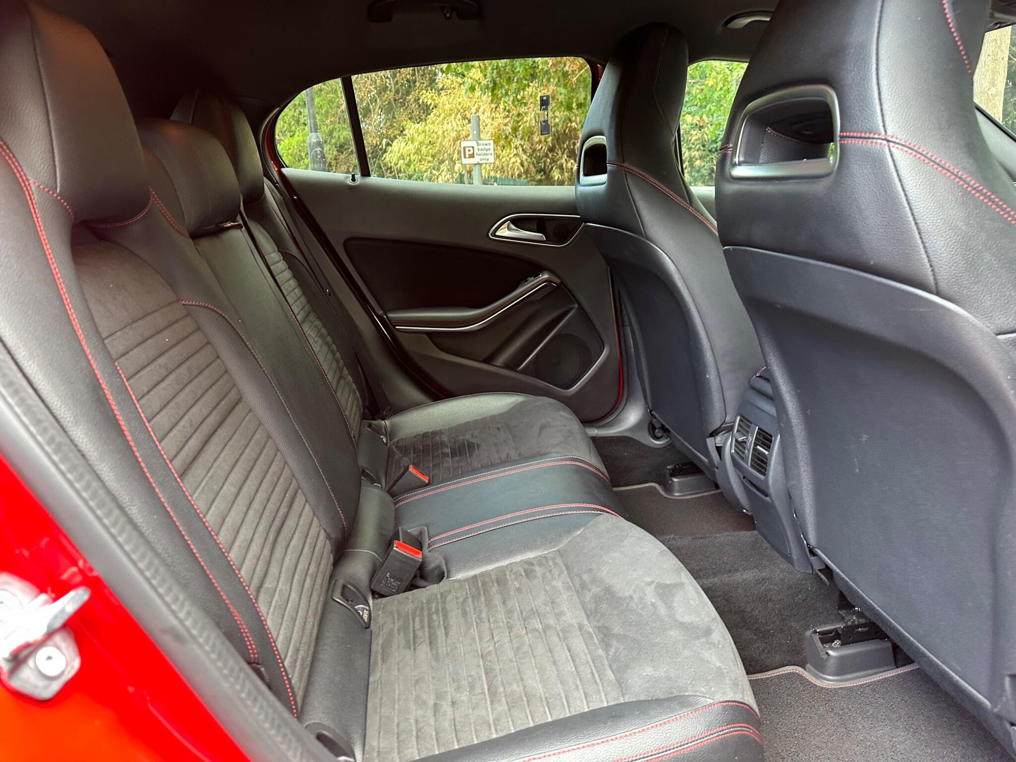 Mercedes-Benz Gla view 19