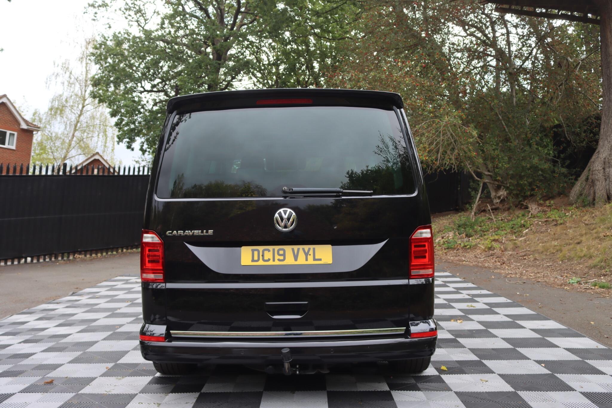 Volkswagen Caravelle view 20
