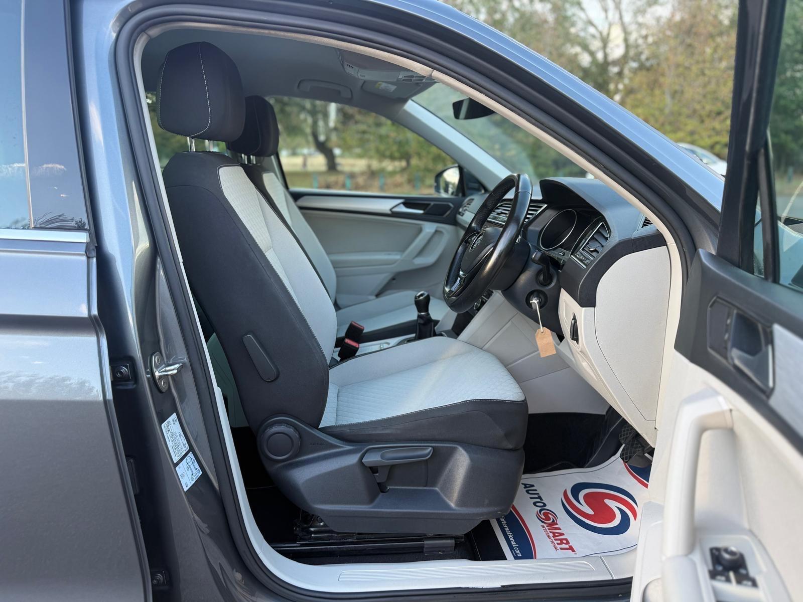 Volkswagen Tiguan view 25