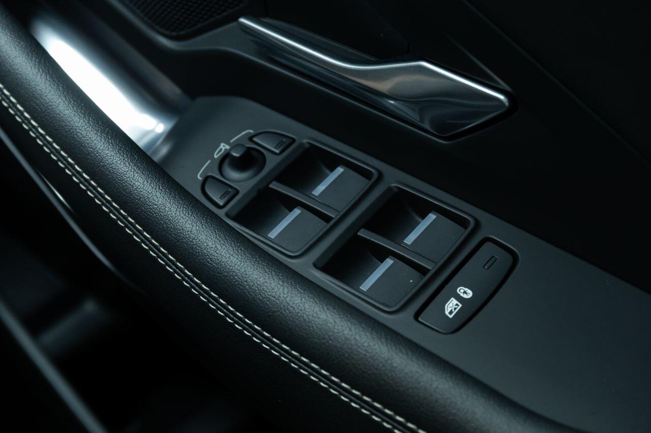 Jaguar E-Pace view 39